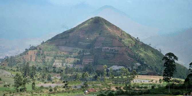 Mount Sadahurip